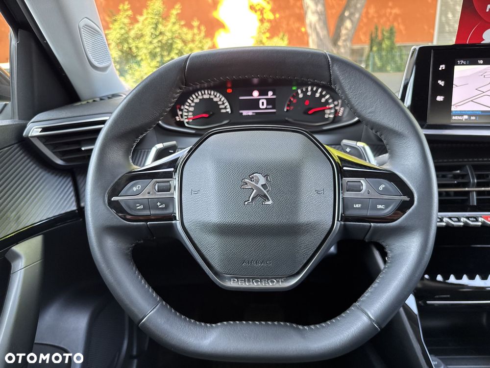 Peugeot 2008 1.2 PureTech Allure Pack S&S EAT8 - 23