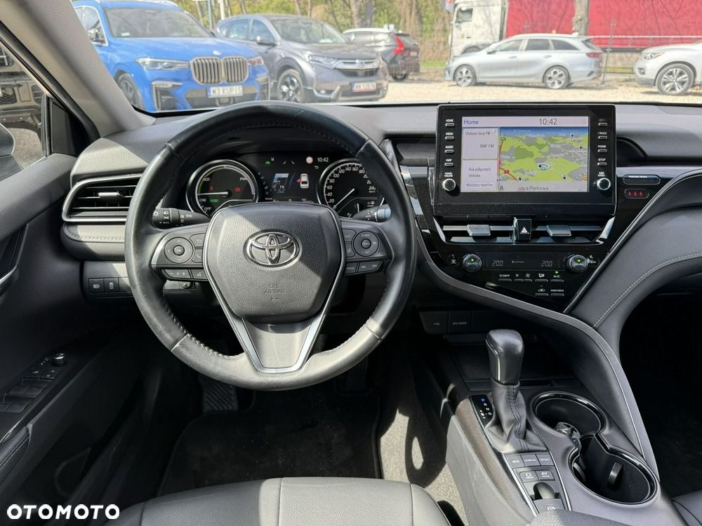 Toyota Camry - 25