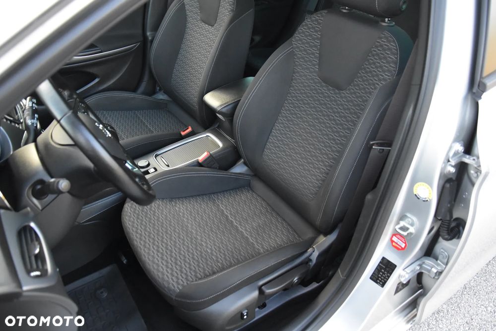 Opel Astra 1.4 Turbo Dynamic - 27