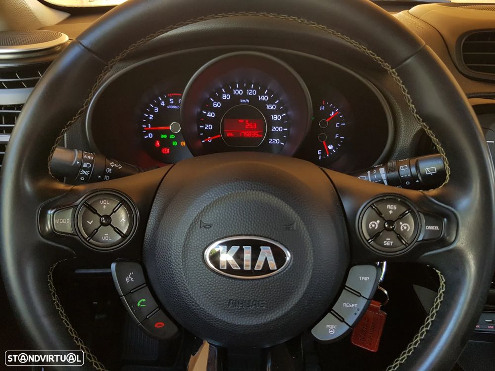 Kia Soul 1.6 CRDi TX - 27