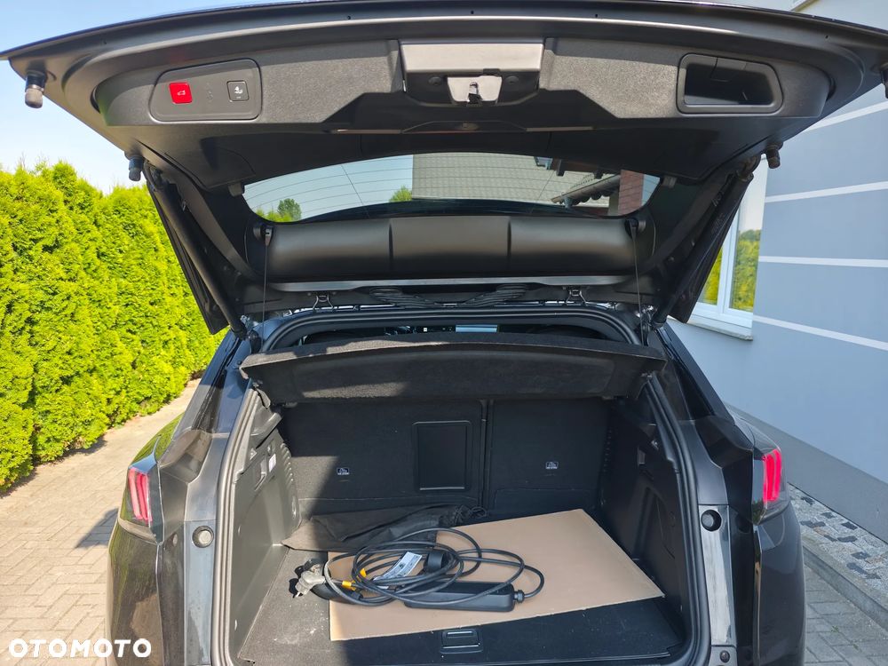Peugeot 3008 1.6 PureTech HYbrid4 GT Line S&S EAT8 - 11