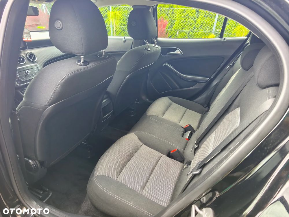 Mercedes-Benz GLA 180 StreetStyle - 17