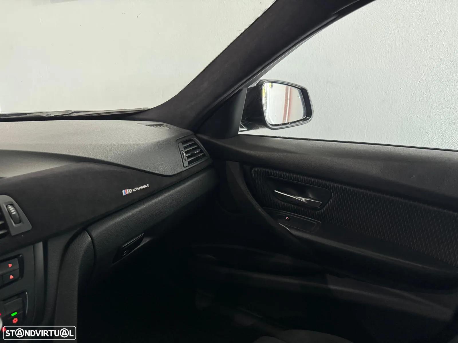 BMW 320 d EfficientDynamics Auto - 18