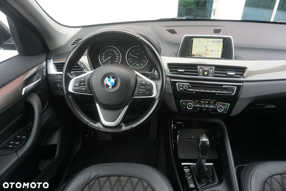 BMW X1 sDrive18d xLine sport - 18