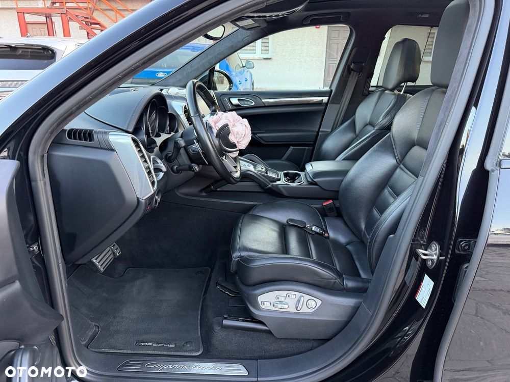 Porsche Cayenne - 16