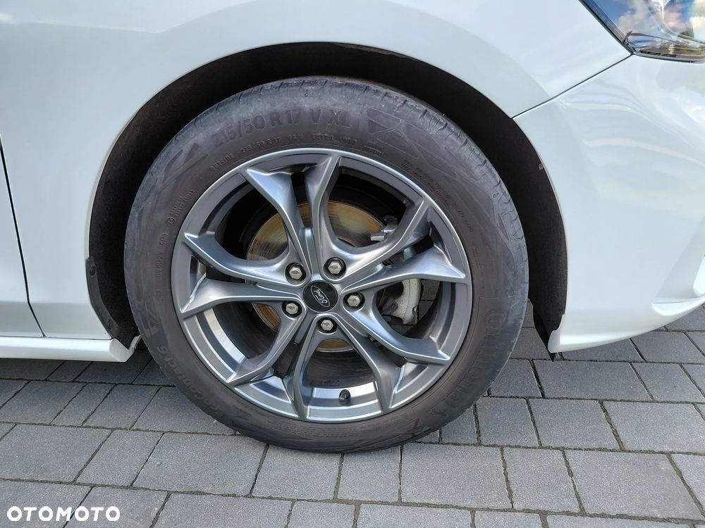 Ford Focus 1.0 EcoBoost Start-Stopp-System ST-LINE STYLE - 11