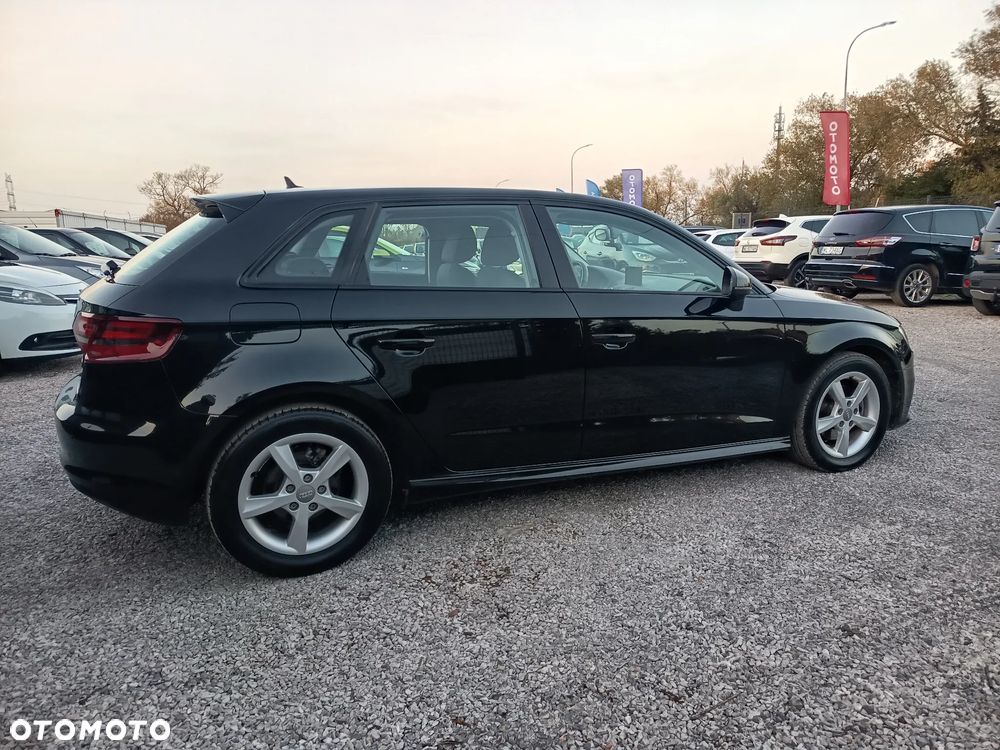 Audi A3 Sportback 1.6 TDI ultra Attraction - 11
