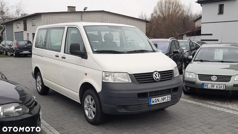 Volkswagen Caravelle - 2