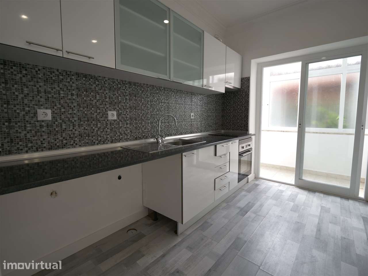 Apartamento T1 em Lisboa para arrendamento, habitação ou serviços - Grande imagem: 3/23