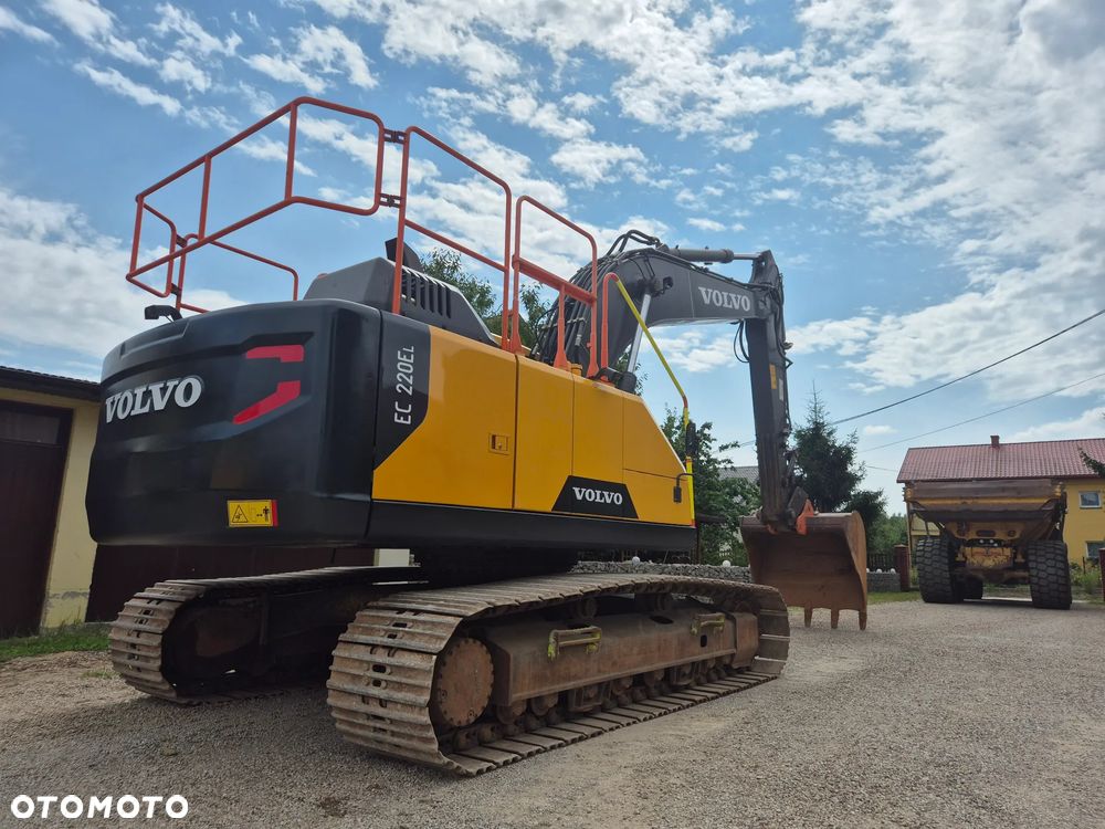 Volvo EC 220 EL - 2