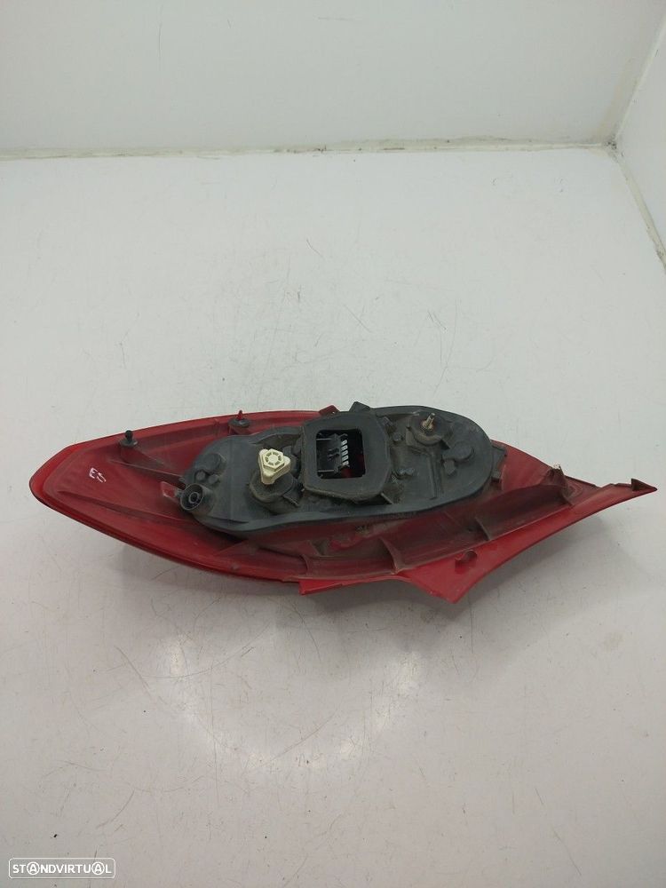 Farolim Stop Esq Opel Corsa C - 3