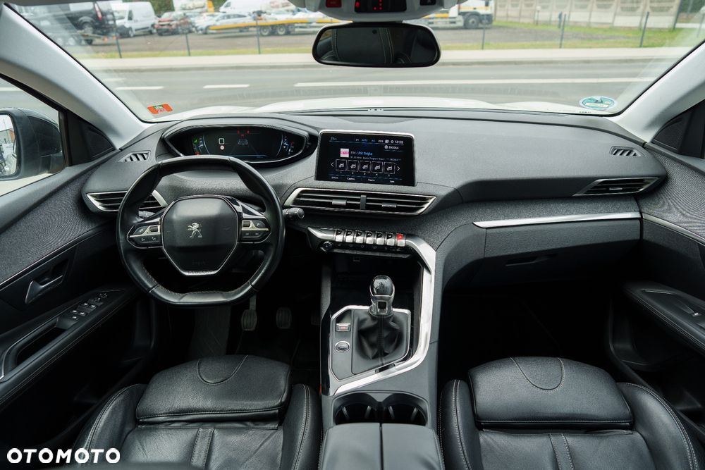 Peugeot 3008 1.2 PureTech GPF Allure S&S - 22