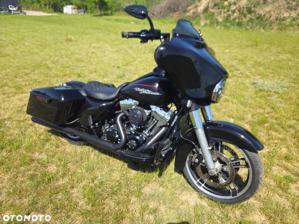 Harley-Davidson Touring Street Glide - 2