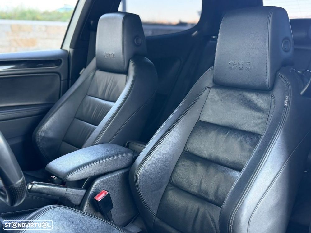 VW Golf 2.0 GTI DSG - 8