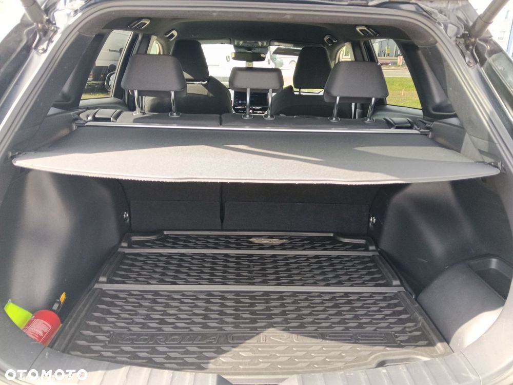 Toyota Corolla Cross - 13