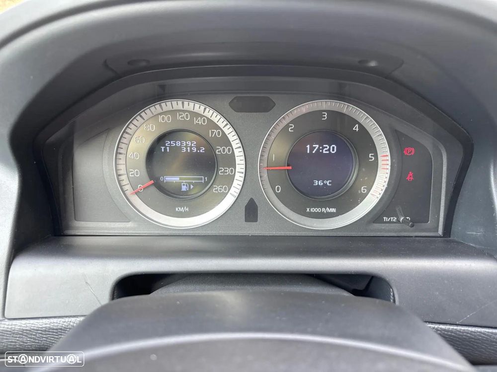 Volvo XC 60 2.4 D Drive Momentum - 7