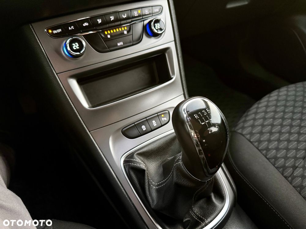 Opel Astra 1.6 D Start/Stop Dynamic - 10