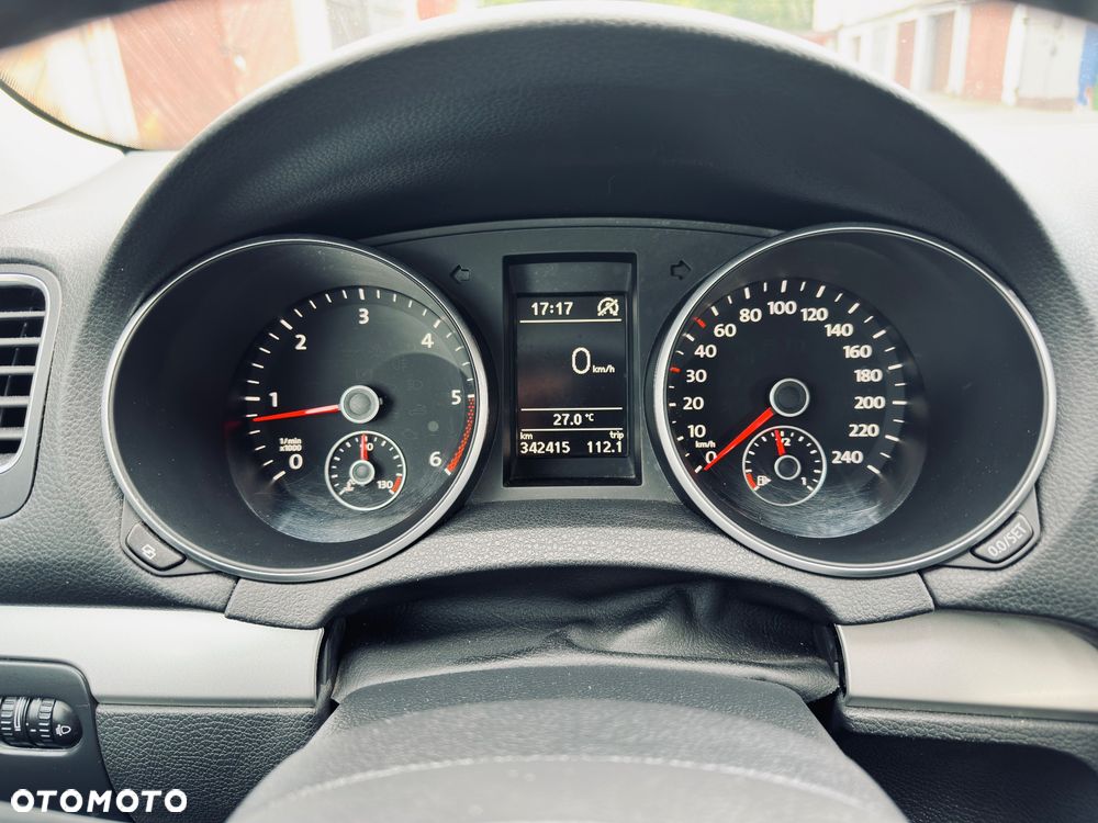 Volkswagen Golf 1.6 TDI DPF Highline - 34