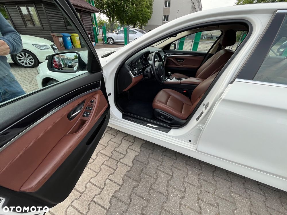 BMW Seria 5 520d - 12