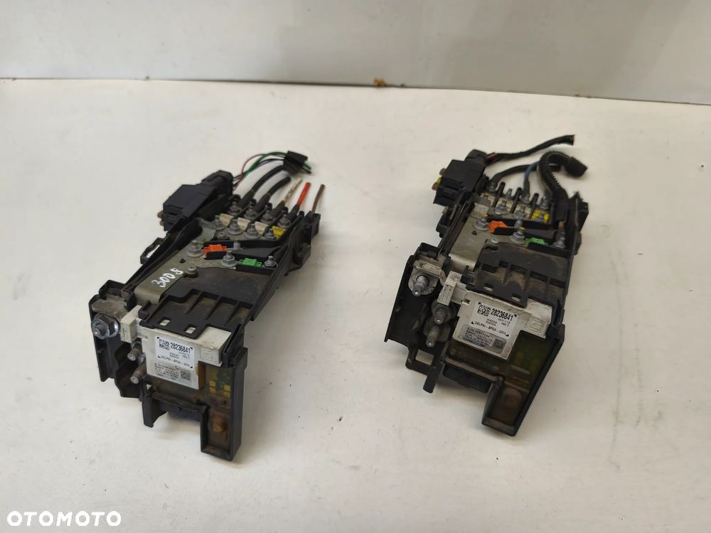 MODUŁ AKUMULATORA NAPIĘCIA KLEMA BEZPIECZNIKI  9666527580 CITROEN PEUGEOT 3008 5008 C4 PICASSO - 2