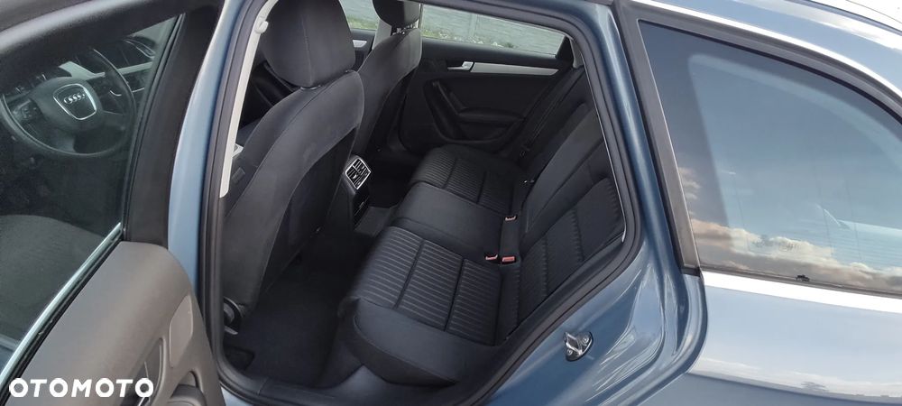 Audi A4 Avant 2.0 TFSI Attraction - 27