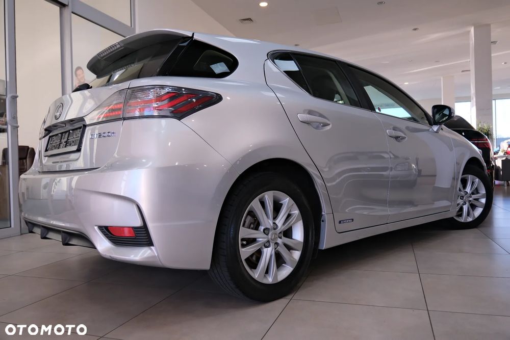 Lexus CT - 13