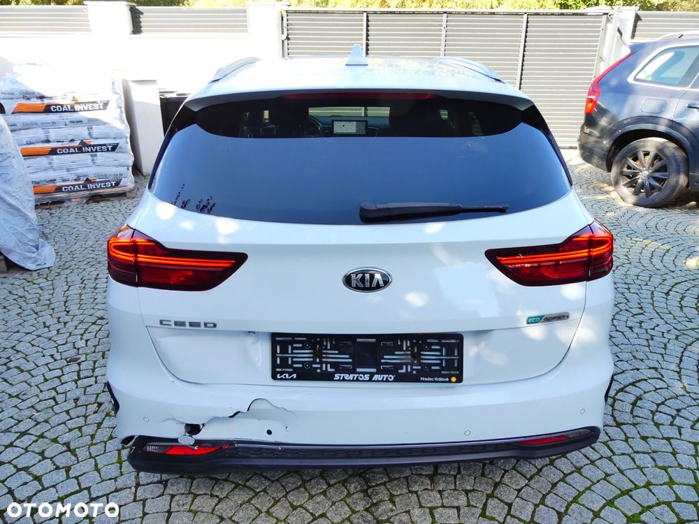 Kia Ceed - 8