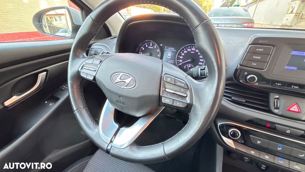 Hyundai i30 1.5 110CP 5DR M/T Highway - 11