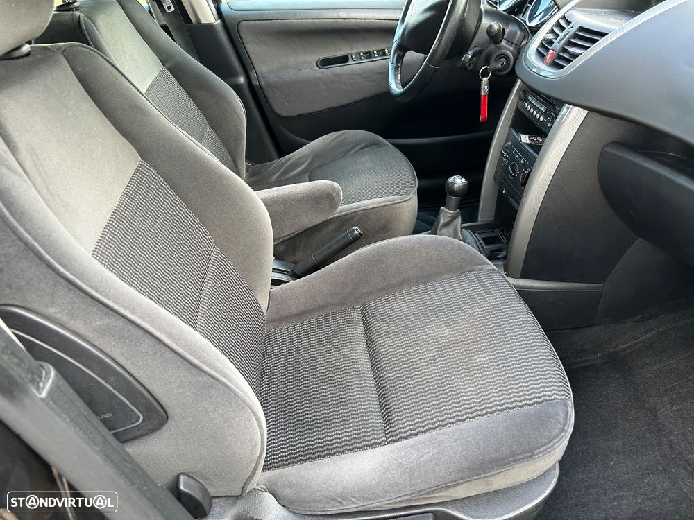 Peugeot 207 1.4 HDi Premium - 15