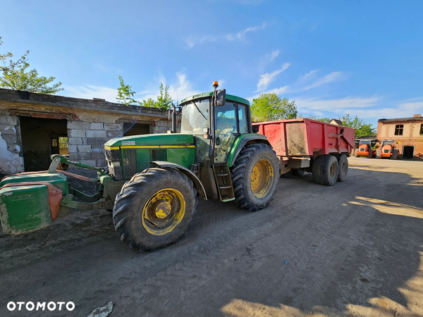 John Deere 6910