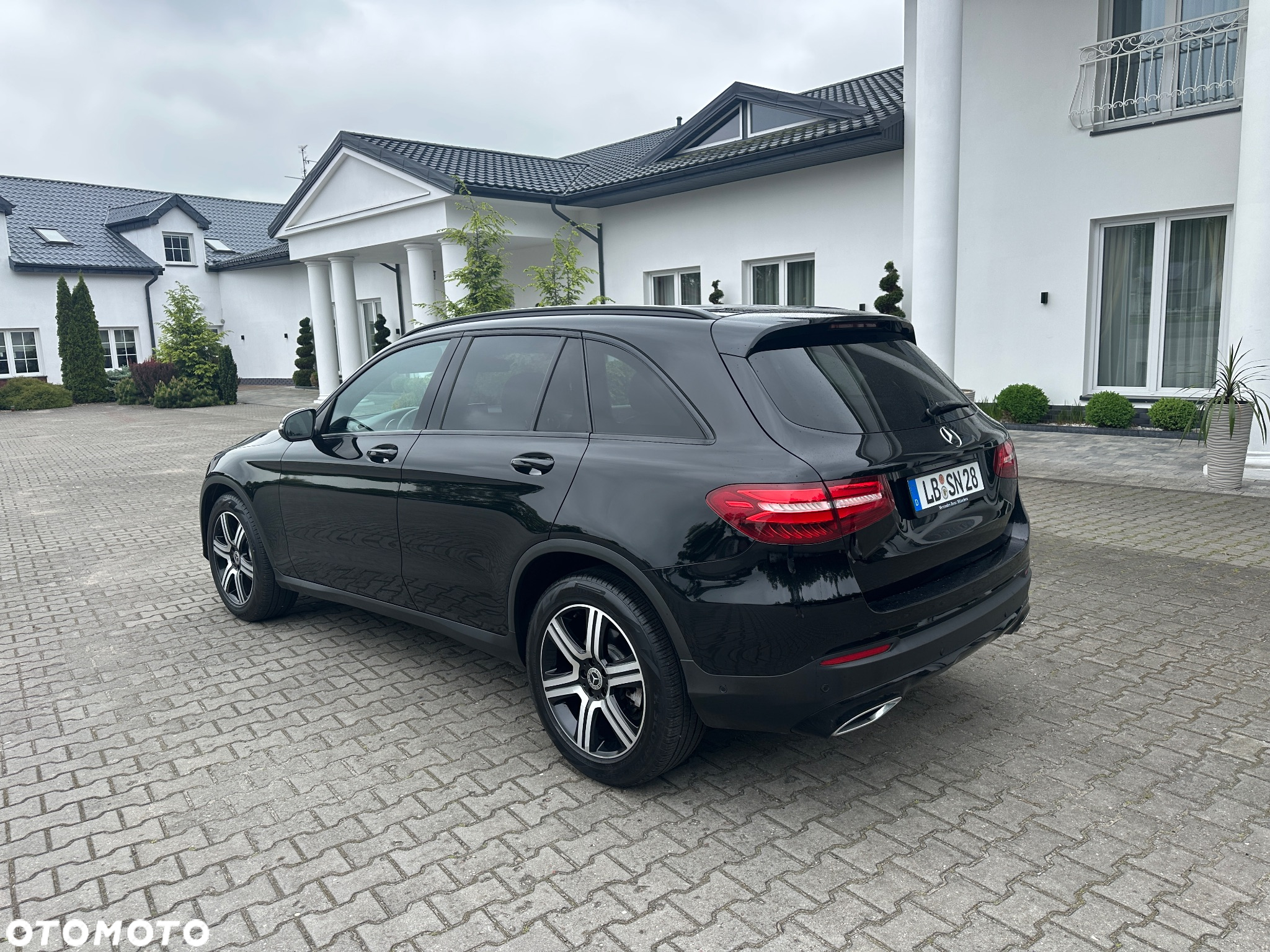 Mercedes-Benz GLC - 14