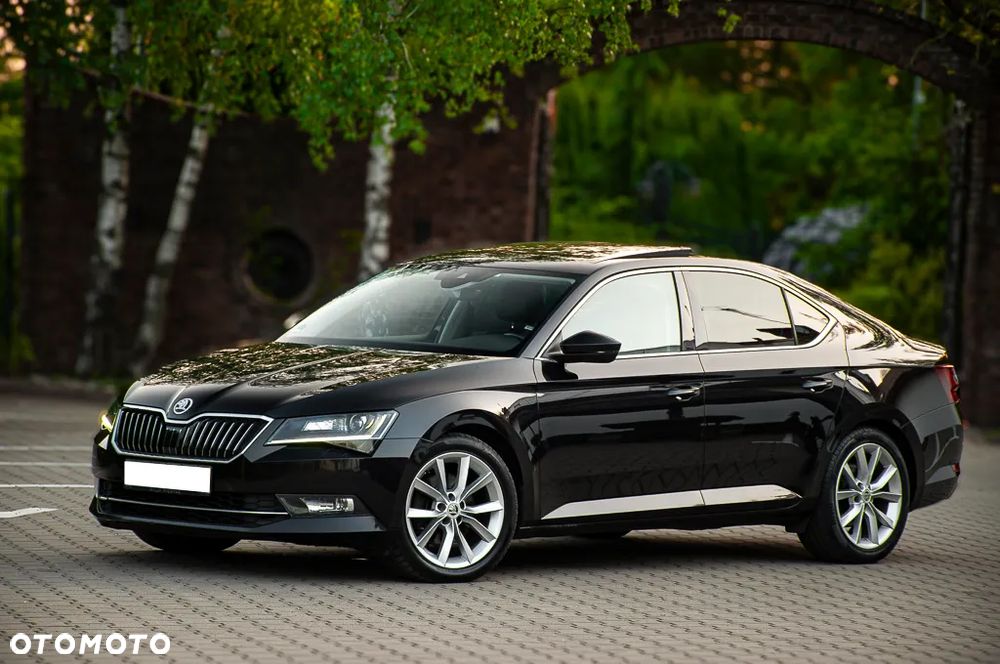 Skoda Superb 2.0 TDI DSG Ambition - 4