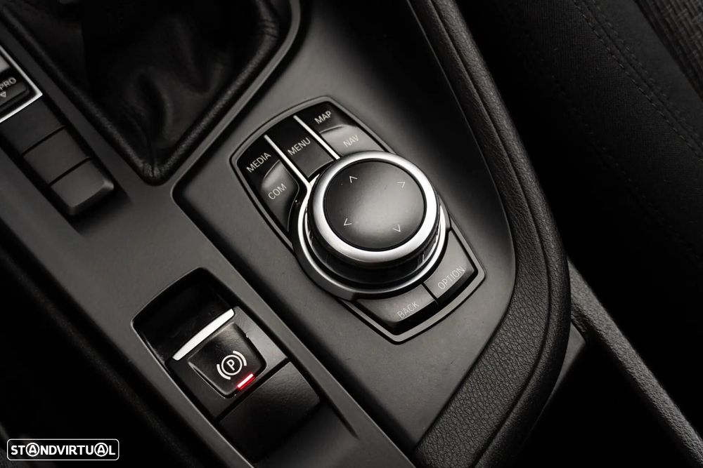 BMW X1 16 d sDrive Advantage - 24