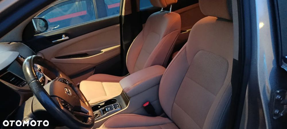 Hyundai Tucson 1.7 CRDI BlueDrive Style 2WD DCT - 14