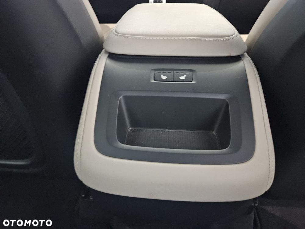 Volvo XC 90 - 30