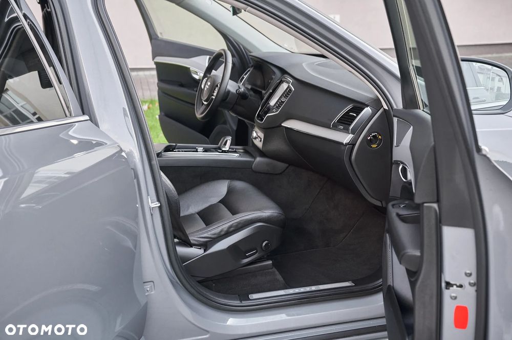 Volvo XC 90 - 23