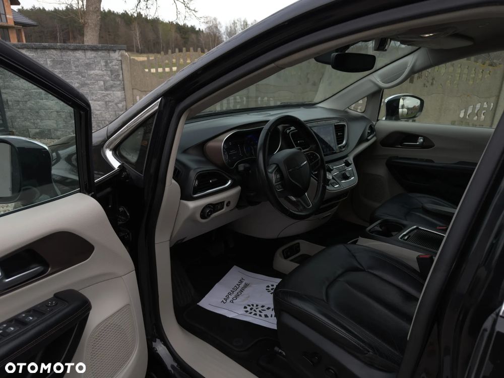 Chrysler Pacifica - 9