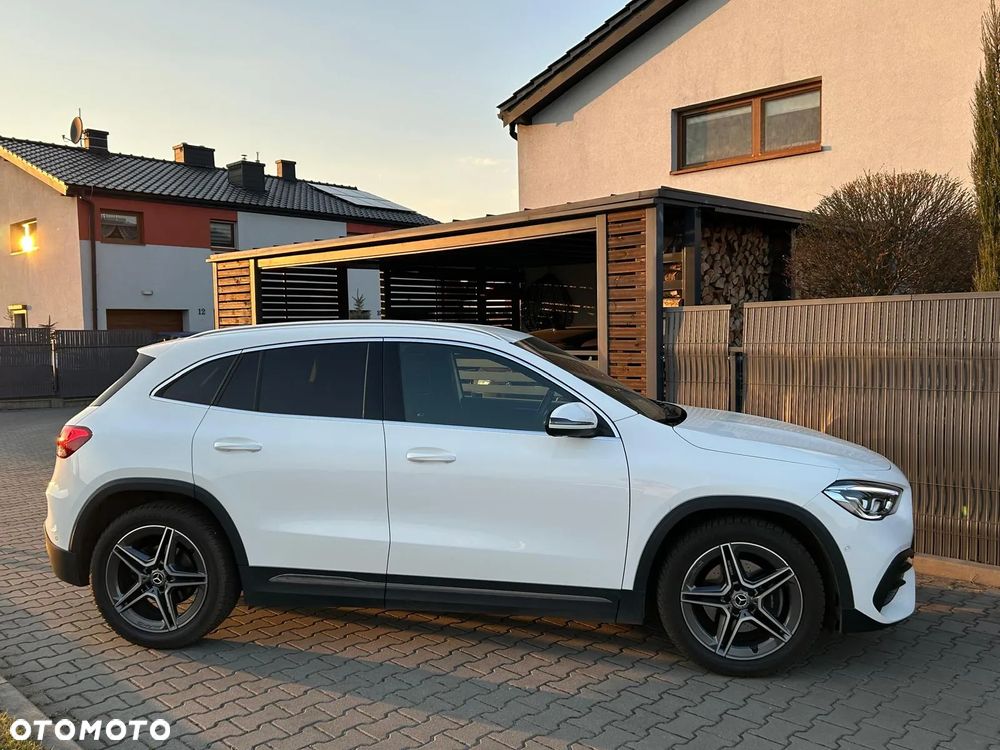 Mercedes-Benz GLA - 5