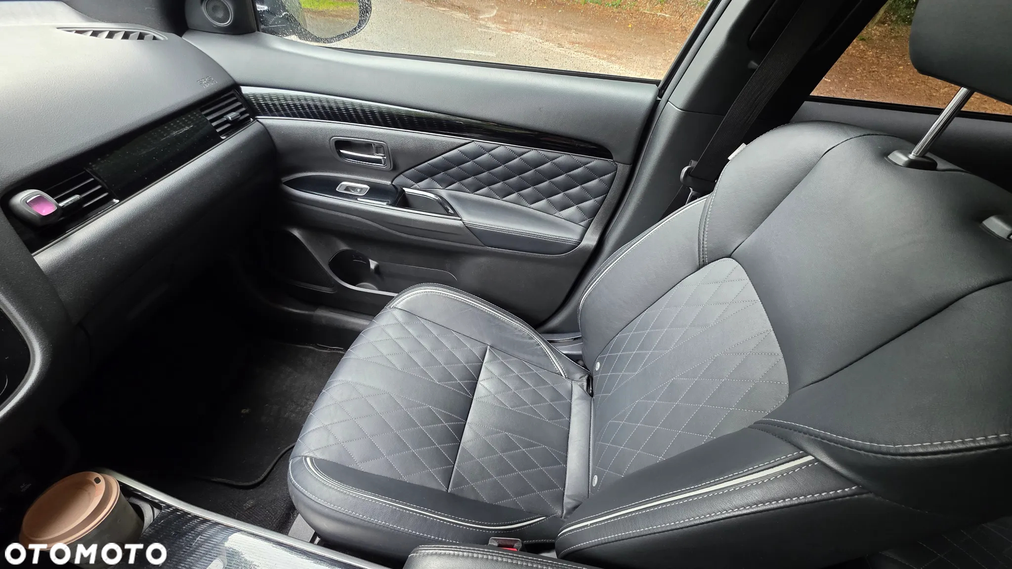 Mitsubishi Outlander 2.4 4WD Plug-In Hybrid Spirit+ - 23