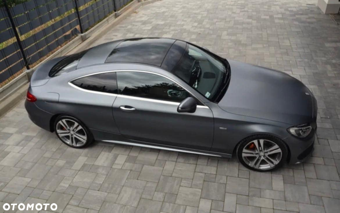 Mercedes-Benz Klasa C 300 Coupe 9G-TRONIC - 2