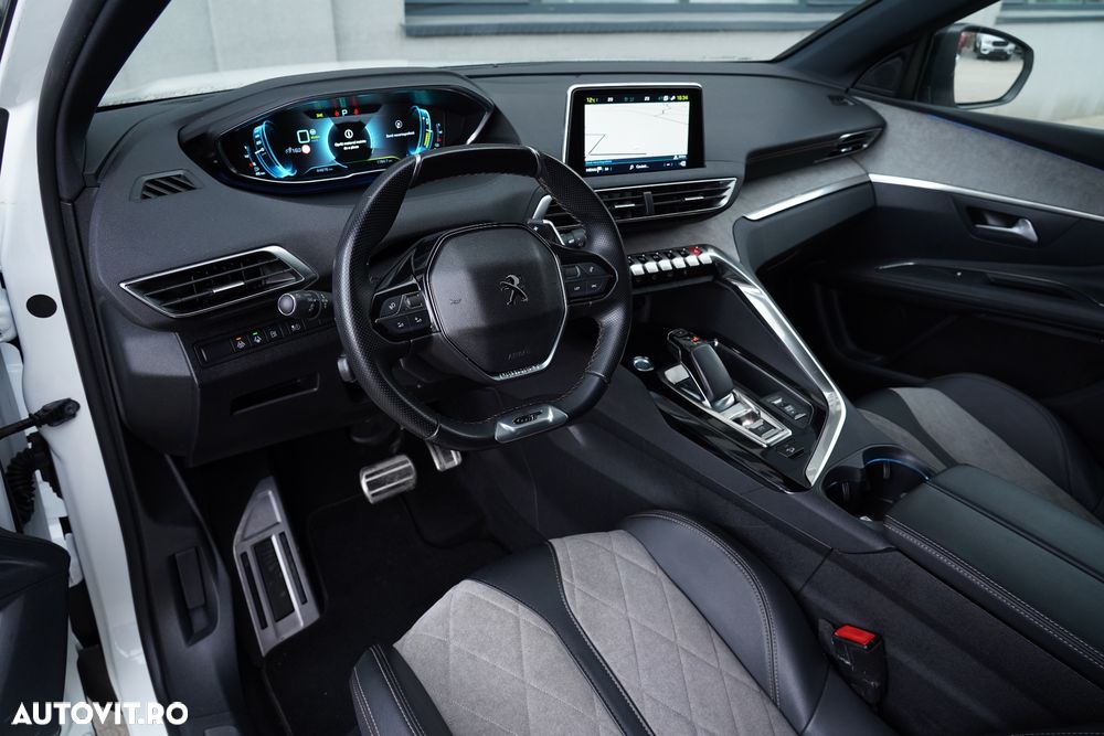 Peugeot 3008 PHEV EAT8 4X4 GT Pack - 12