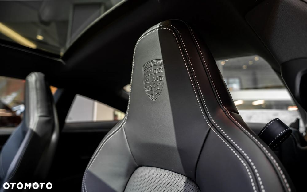Porsche 911 Carrera S - 25