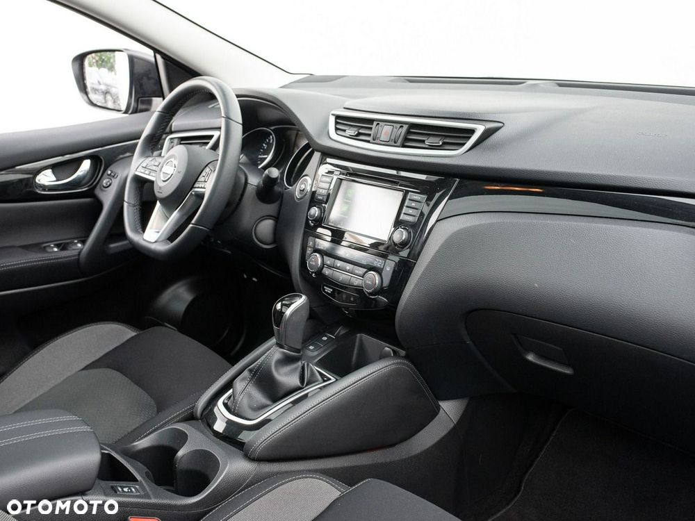 Nissan Qashqai 1.3 DIG-T N-Connecta DCT - 31
