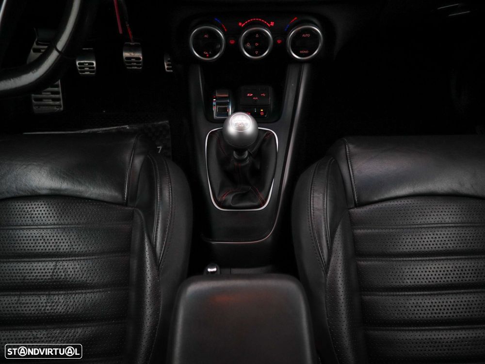 Alfa Romeo Giulietta 1.6 JTDm Exclusive - 30