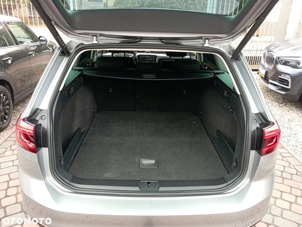Volkswagen Passat Variant 2.0 TDI SCR Business Plus DSG - 36