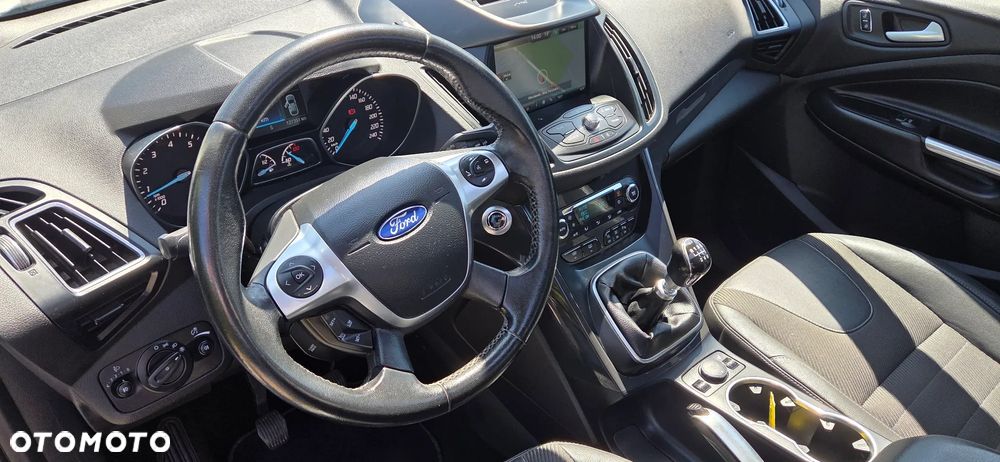 Ford Kuga 1.5 EcoBoost 2x4 Titanium - 22