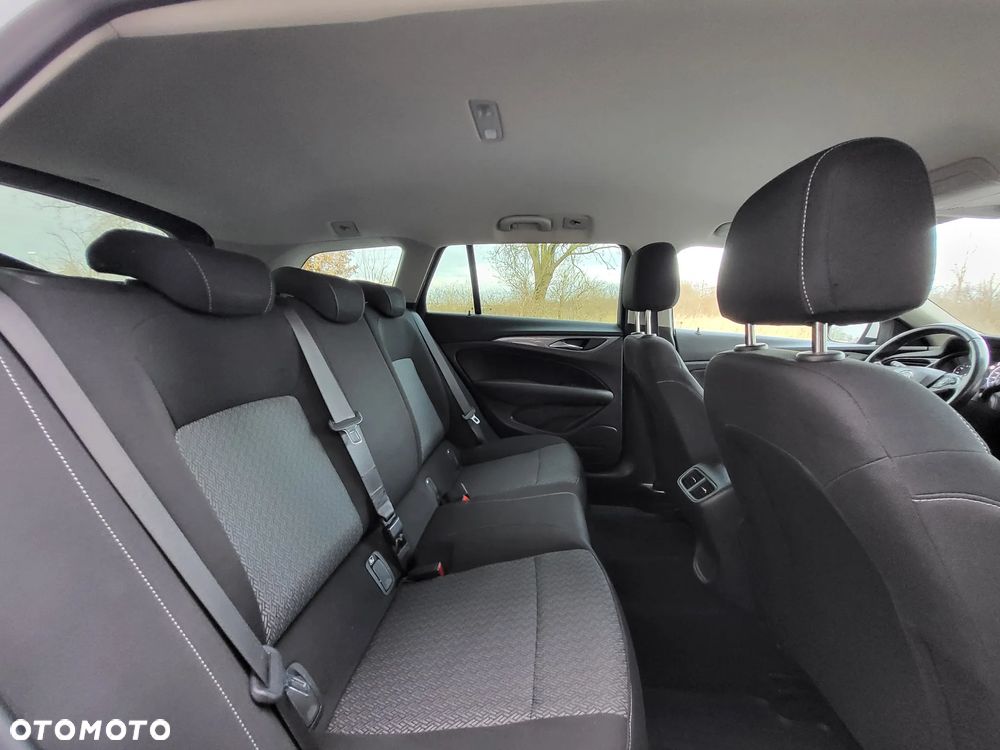 Opel Insignia - 23