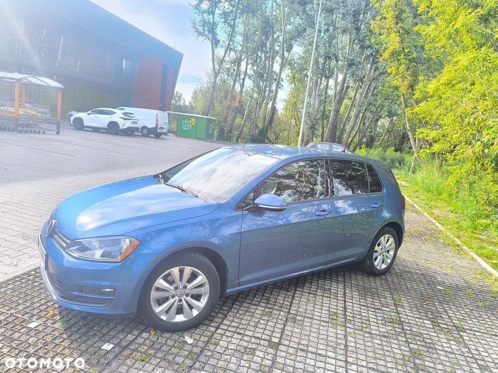 Volkswagen Golf - 6