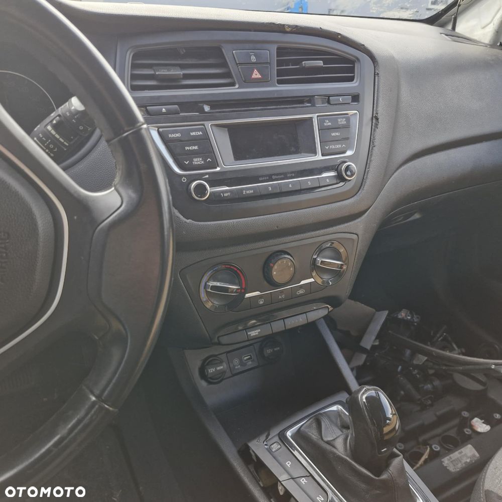 Hyundai i20 1.4 Automatik Style - 9