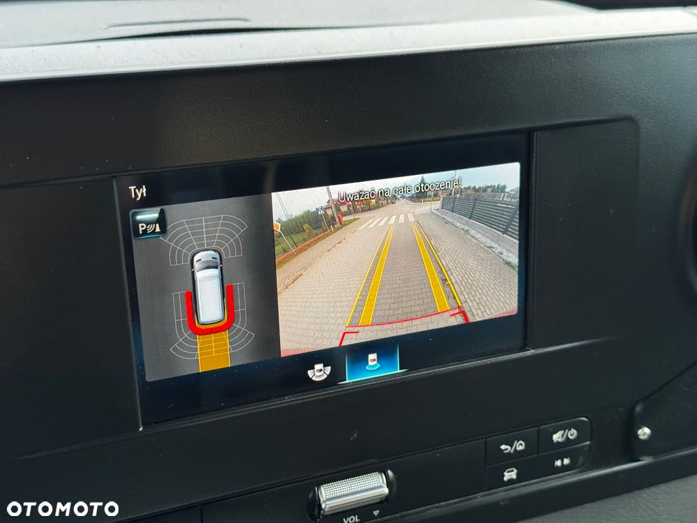 Mercedes-Benz Sprinter - 20